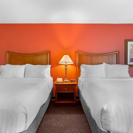 Holiday Inn Express Chicago-Downers Grove By Ihg Bagian luar foto