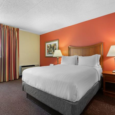 Holiday Inn Express Chicago-Downers Grove By Ihg Bagian luar foto