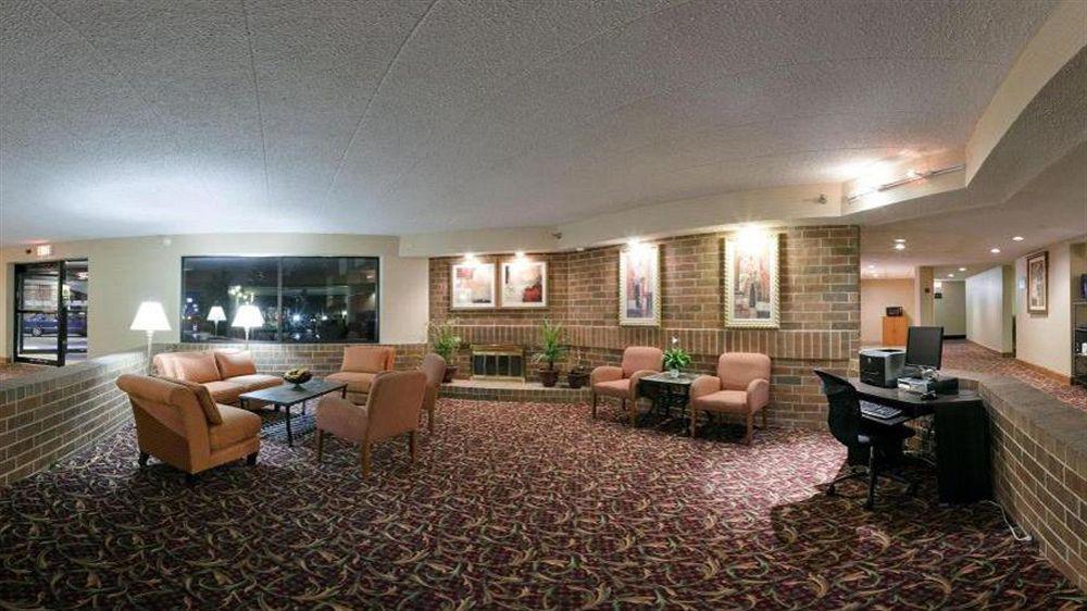 Holiday Inn Express Chicago-Downers Grove By Ihg Bagian luar foto