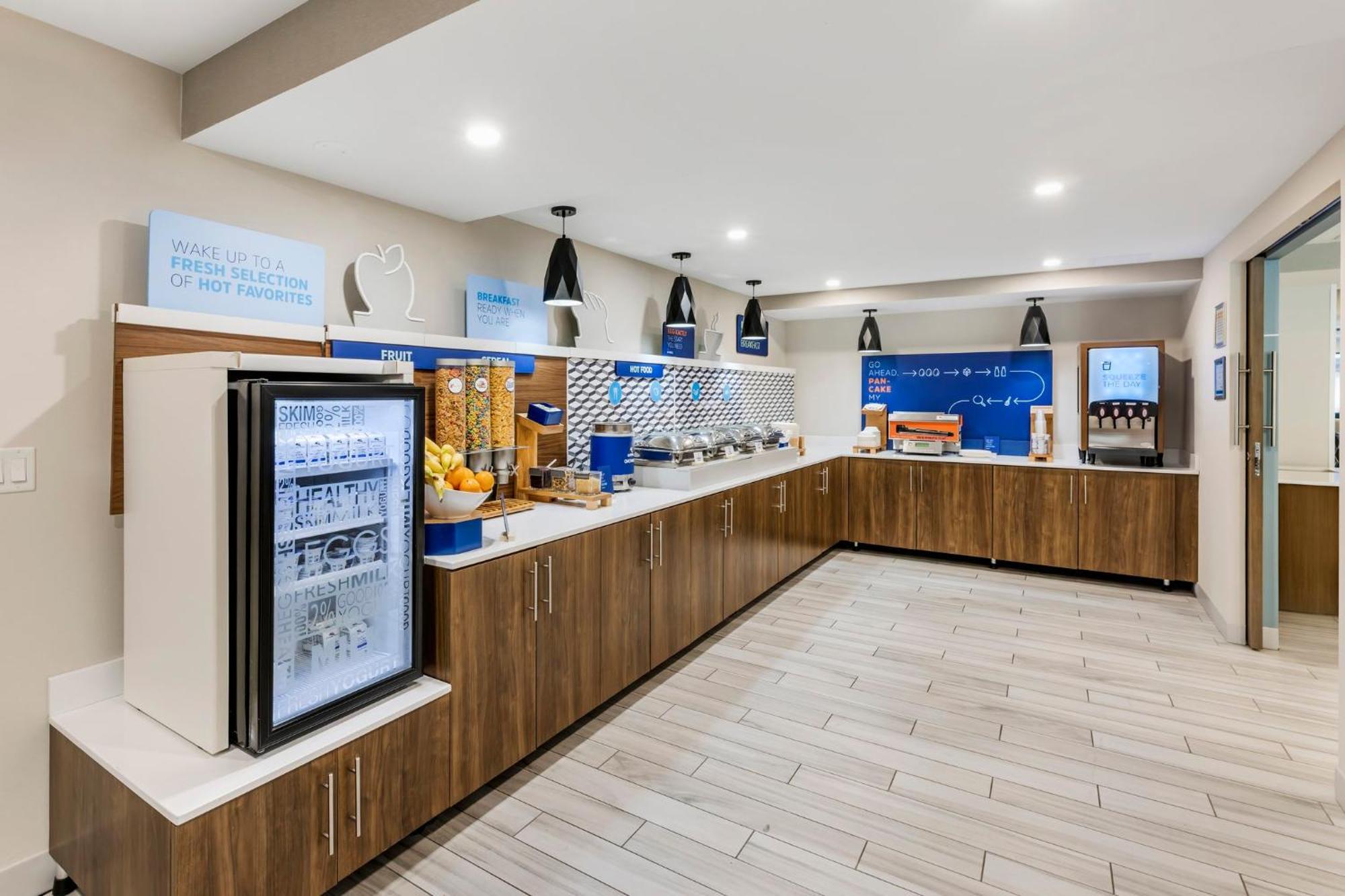 Holiday Inn Express Chicago-Downers Grove By Ihg Bagian luar foto