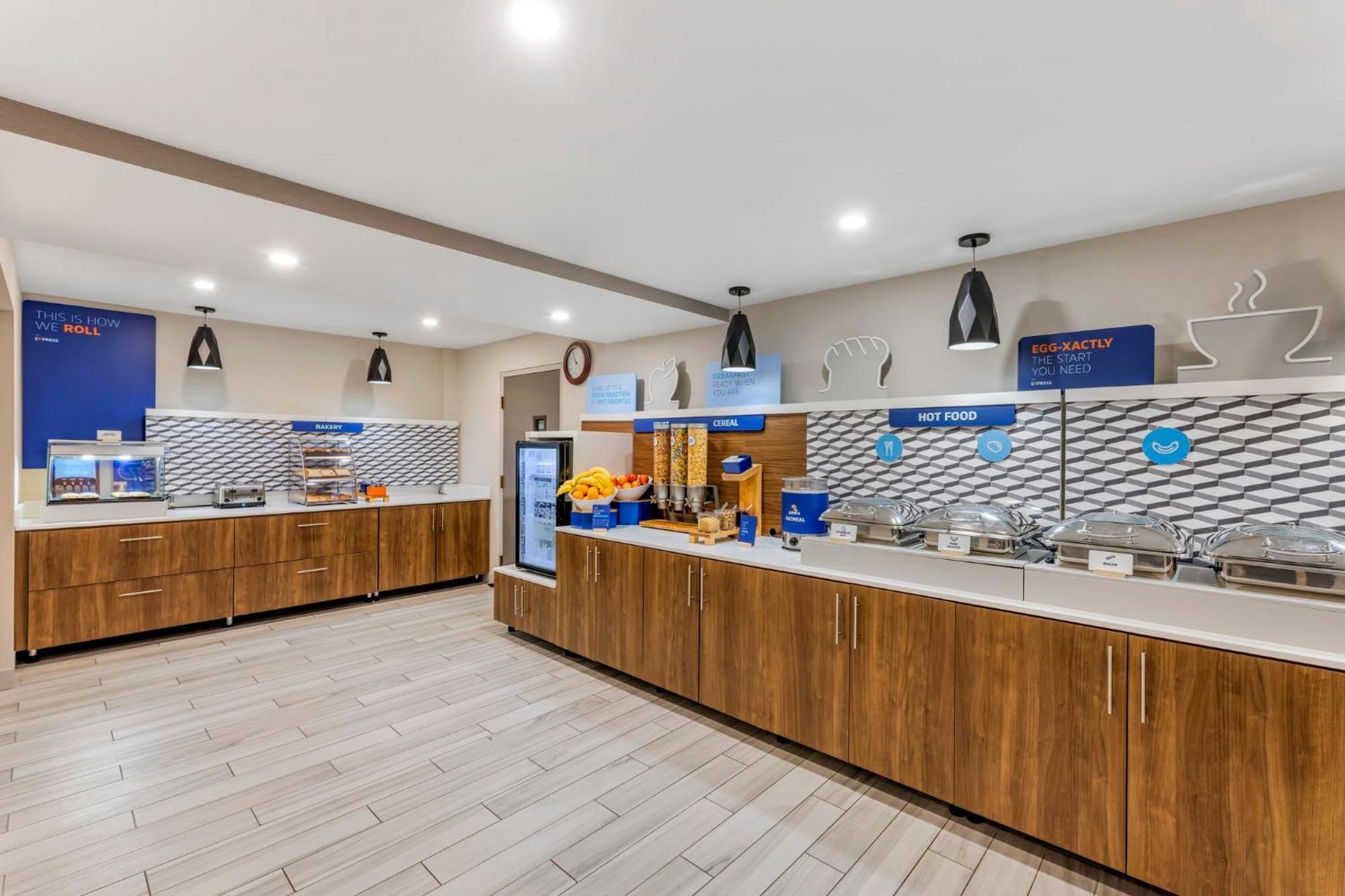Holiday Inn Express Chicago-Downers Grove By Ihg Bagian luar foto