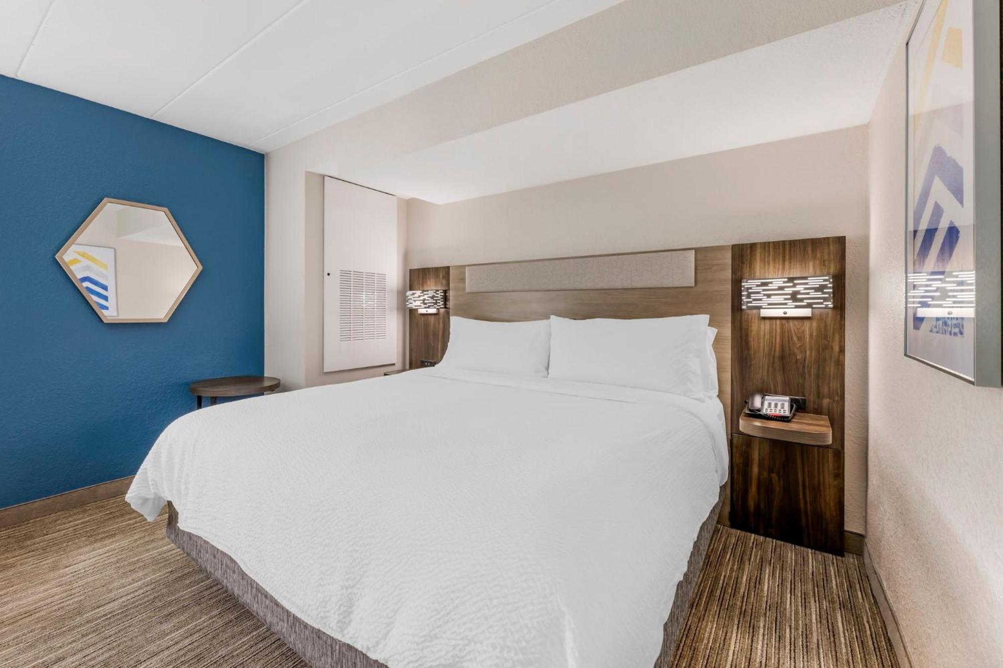 Holiday Inn Express Chicago-Downers Grove By Ihg Bagian luar foto