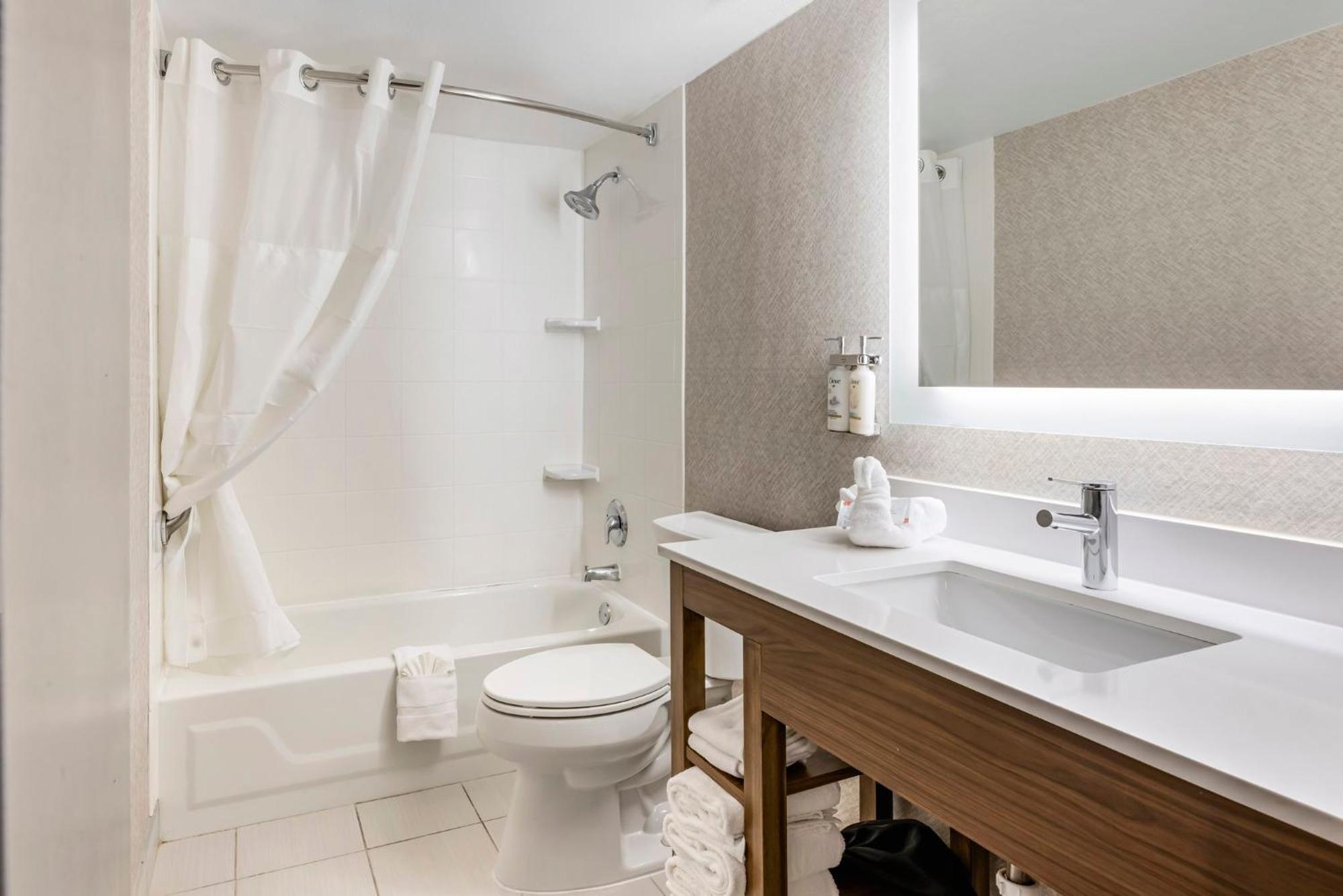 Holiday Inn Express Chicago-Downers Grove By Ihg Bagian luar foto