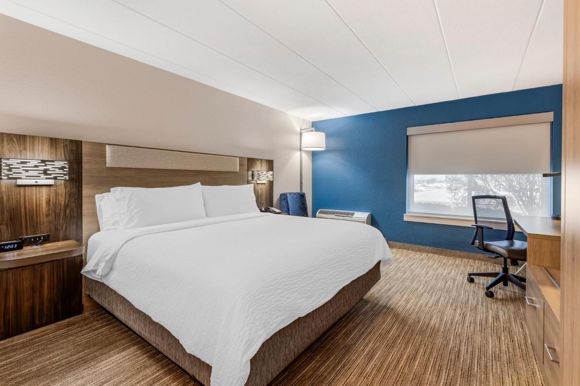 Holiday Inn Express Chicago-Downers Grove By Ihg Bagian luar foto