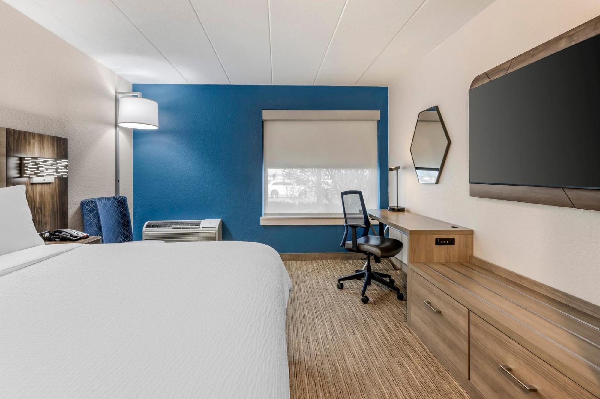 Holiday Inn Express Chicago-Downers Grove By Ihg Bagian luar foto