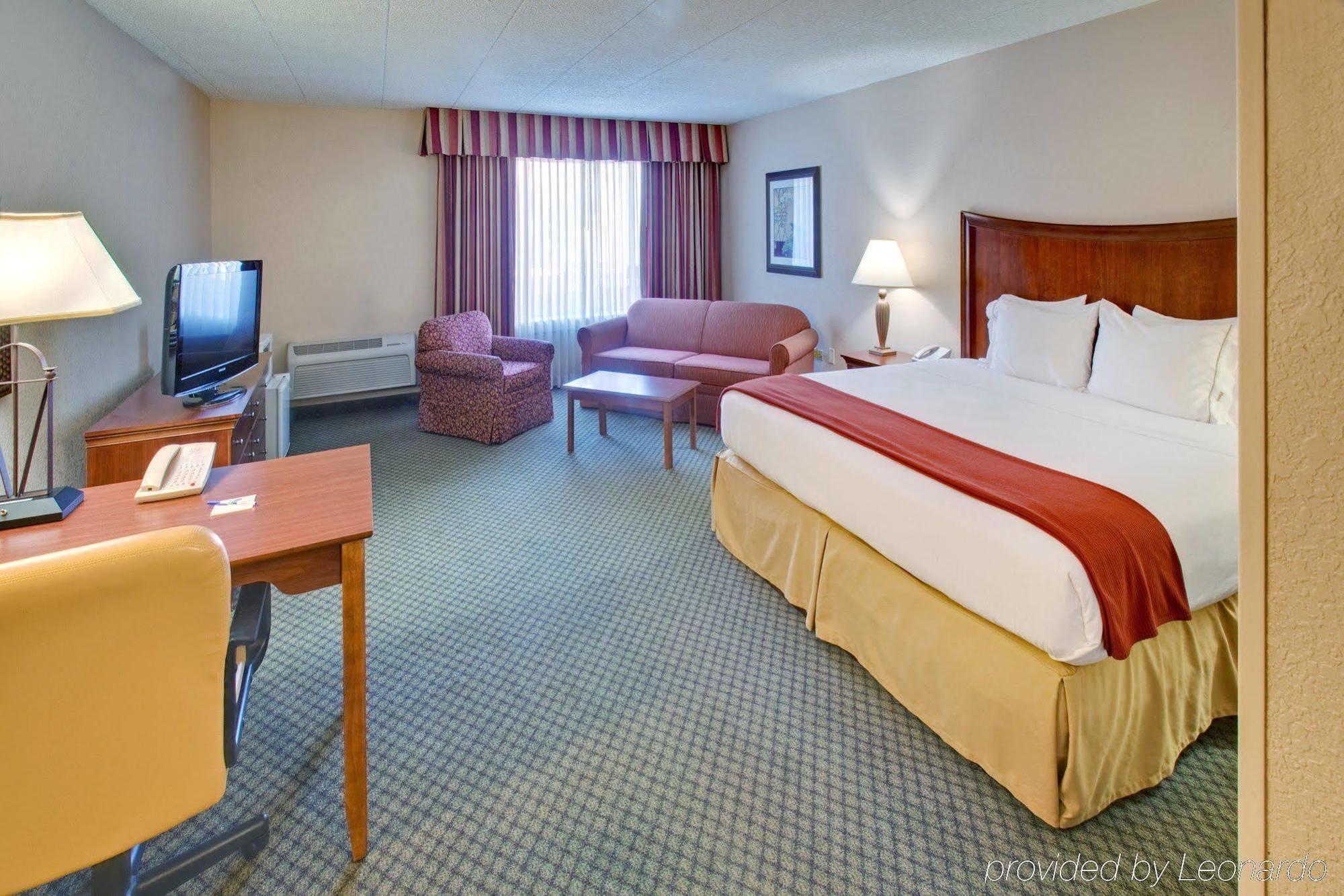 Holiday Inn Express Chicago-Downers Grove By Ihg Bagian luar foto