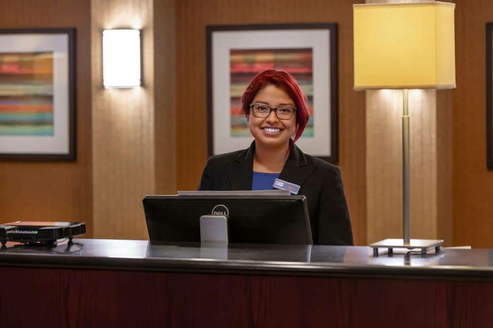 Holiday Inn Express Chicago-Downers Grove By Ihg Bagian luar foto